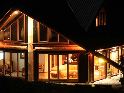 Te Huia Twin Peaks Log Home Gallery